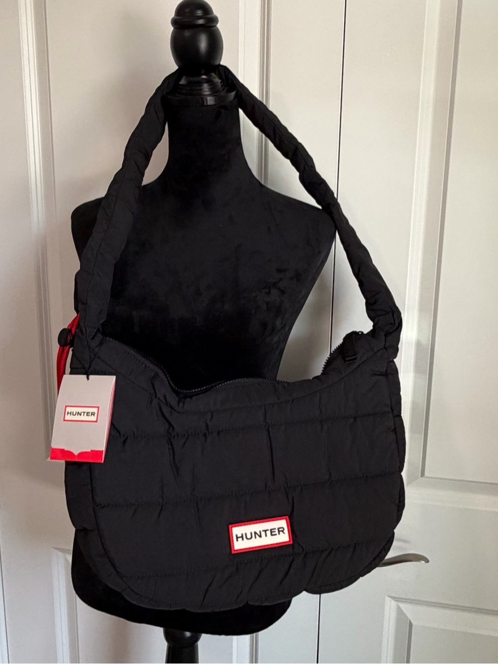 NEW Hunter Weather Proof Quilted Shoulder Bag (Black) - Picture 2 of 12